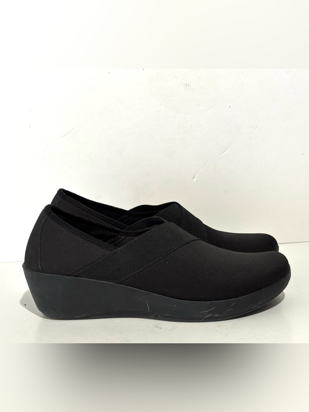 Crocs Womens Size 11 Busy Day Dual Comfort Black Stretch Wedge Shoes